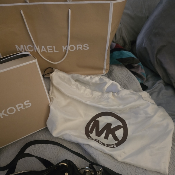 Micheal Kors Medium Shoulder Satchel CALL OUTS - Picture 4 of 15